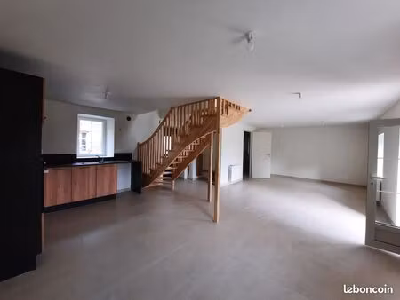 loue maison 76 m² lanfains