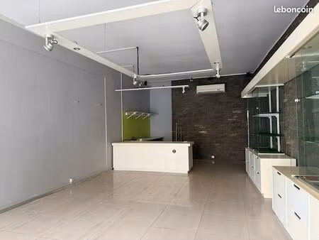 local commercial 60 m²