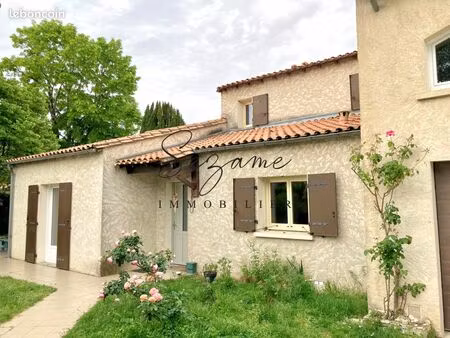 angoulême ouest - grande et agréable maison f7 rénovée  5 chambres  garage  jardin clos  a