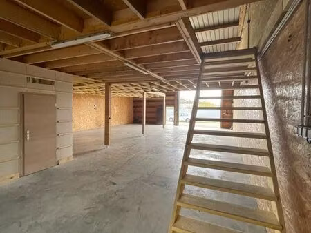 local pro 250 m² avec mezzanine + bureau – tout compris – serre-les-sapins (eurespace)