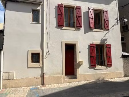 maison de ville proche des quais à tain