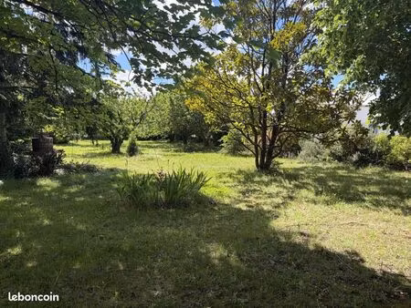 terrain 640 m² anneyron
