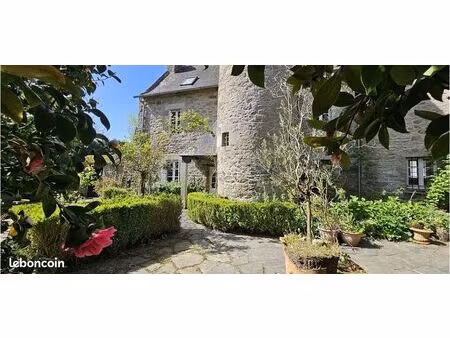 maison 7 pièces 242 m²