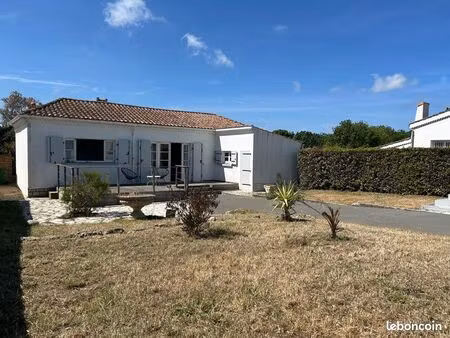 maison proche de la plage et du marché