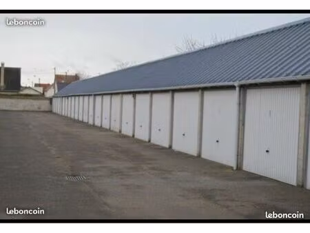 garages / box automobile dreux