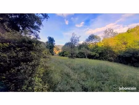 terrain-3200 m2