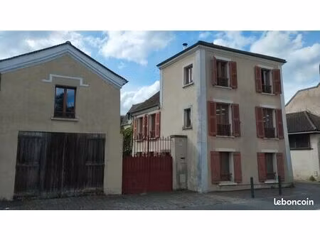 maison de ville 8 pièces 153 m²
