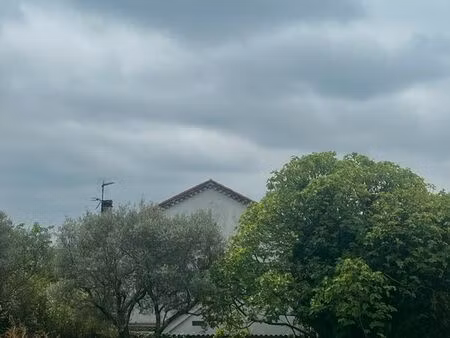 terrain de 400 m²  plat  viabilités en bordure