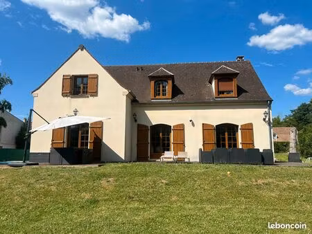 propriété 8 pièces 235 m²