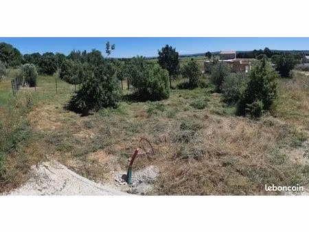 terrain constructible viabilisé - 650 m2