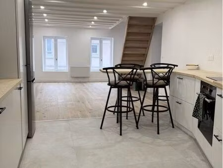 duplex d’exception entièrement rénové – 93 m² carrez / 118 m² au sol – hyper centre herbla