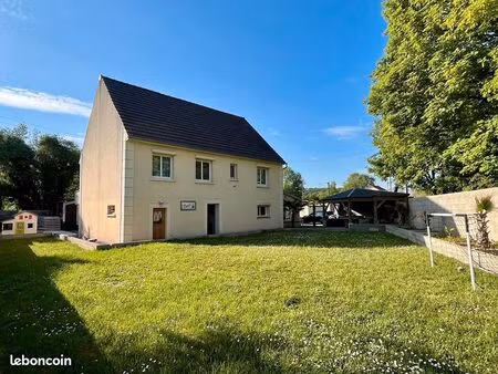 pavillon 7 pièces 220 m²