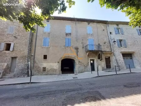 maison 240 m² taulignan