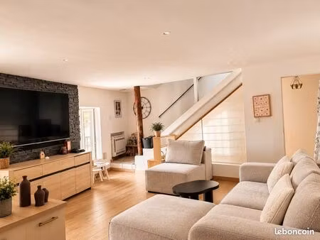 maison t3 rénovée avec terrasse tropézienne
