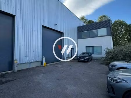 local d'activité 472 m²