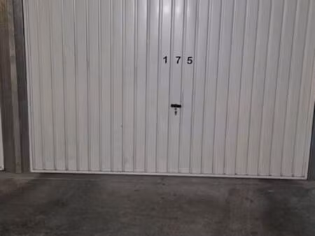 a louer garage fermé dans résidence sécurisée