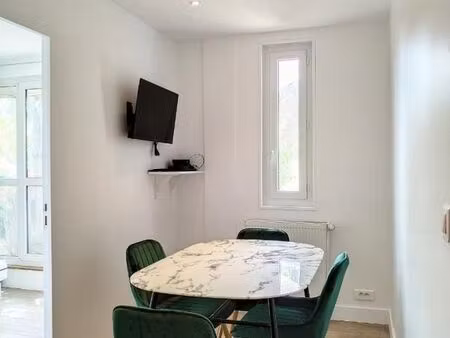 chambre 1 pièce 11 m²