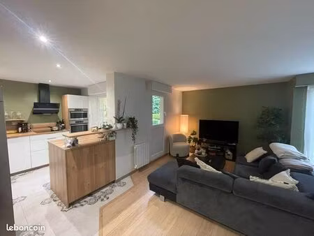 appartement f3 avec cuisine équipée + parking