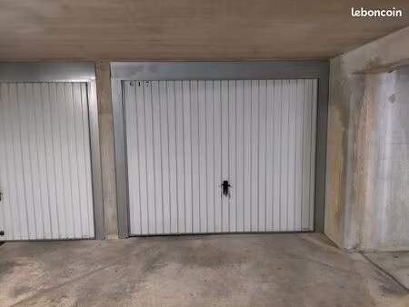 garage / box