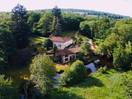 maison de maitre avec riviere en dordogne