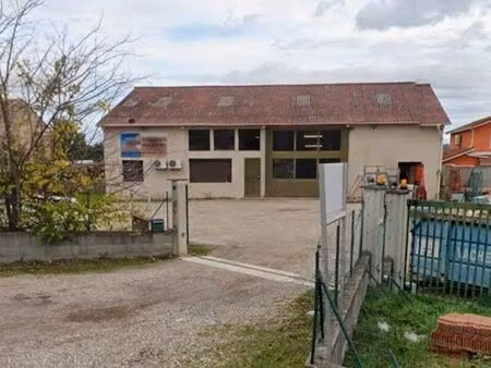 local activités + bureaux 435m2