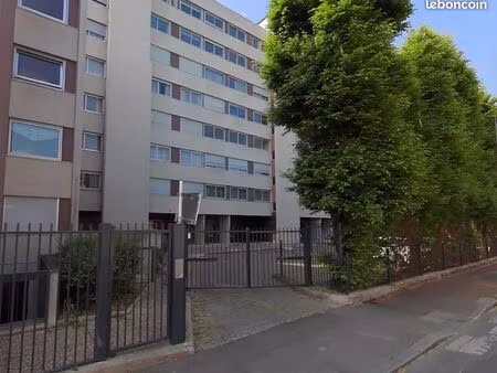 evreux centre  place de parking securisee