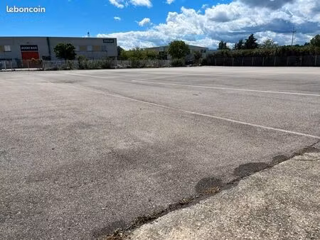 parking de 4000m2 à côté de la gare tgv valence