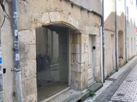 local commercial centre ville