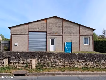 dépôt local 130m2