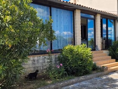 maison en village