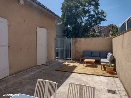 immeuble de caractère avec bureaux  terrasse  appartement indépendant et grand garage – au