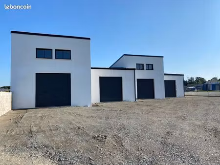 entrepôt / local professionnel / local à 10 mn de la rochelle