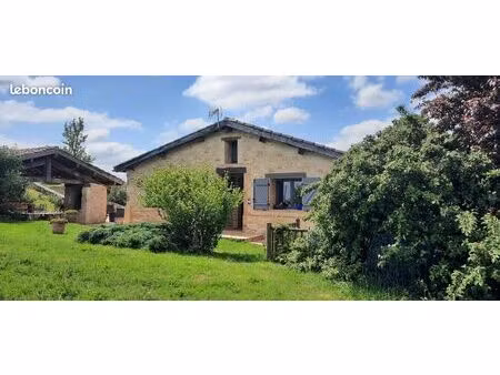 maison de caractère sur terrain de 4ha