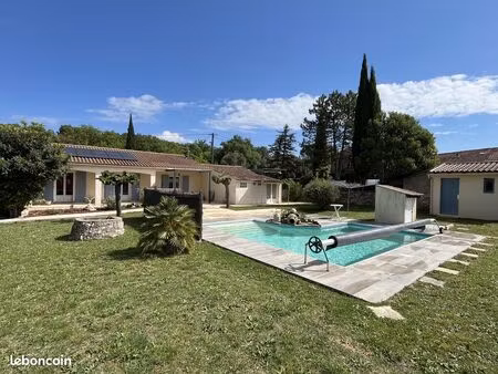 villa 4 pièces 100 m²