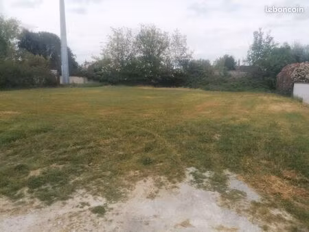 terrain plat de 1100 m2