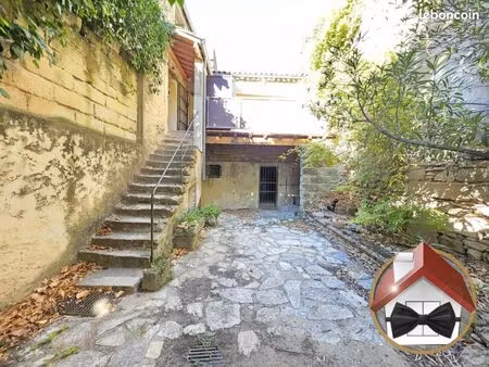 immeuble 334 m² uzes