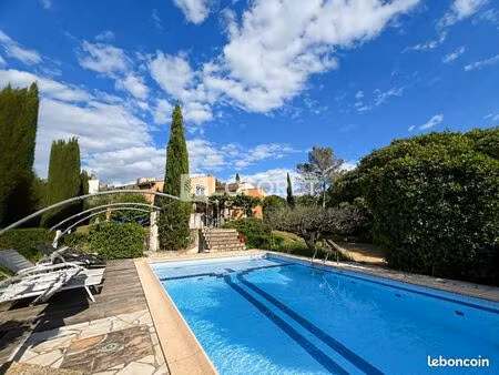 maison 8 pièces 184 m²