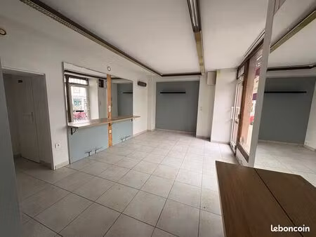 immeuble 3 pièces 80 m²