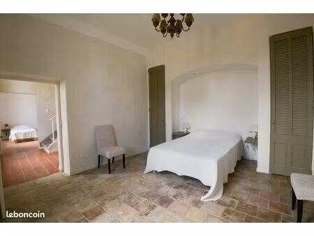demeure de caractère - ancienne mairie de village (295 m²)