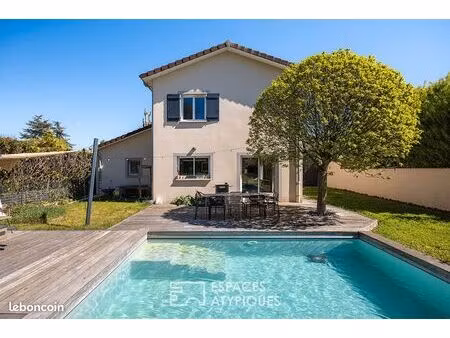 villa 6 pièces 160 m²