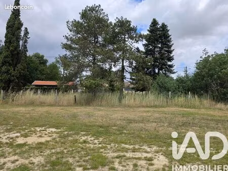 terrain 720 m² soussans