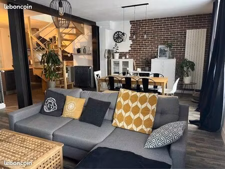 grand appartement proche tout commerces calme 5min de tours