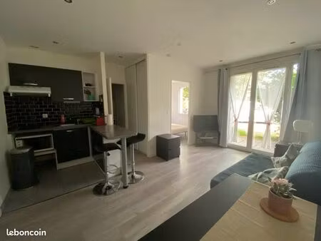 t2 meublé 30 m² avec terrasse et parking – sassenage (résidence calme)