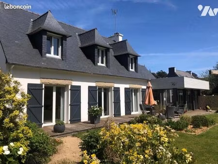 maison 10 pièces 215 m²