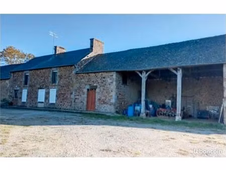 corp de ferme à vendre