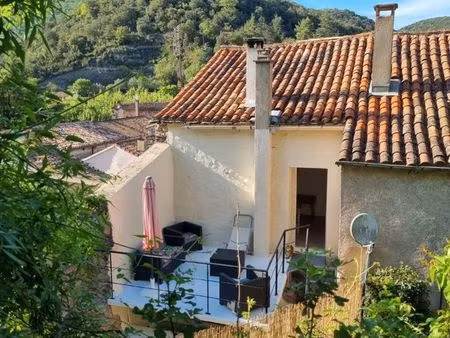 maison de village avec extérieurs