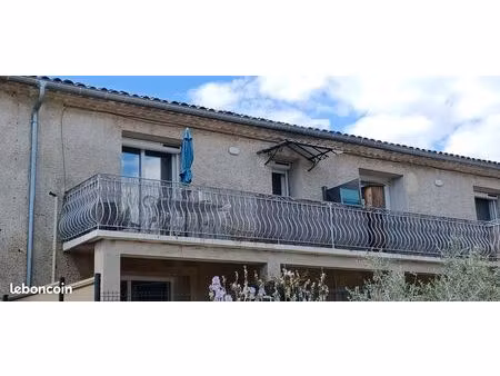 grand p2 avec balcon  cave et parking