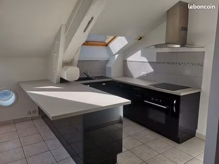 • t3 lumineux 52 m² – dernier étage – le péage-de-vizille