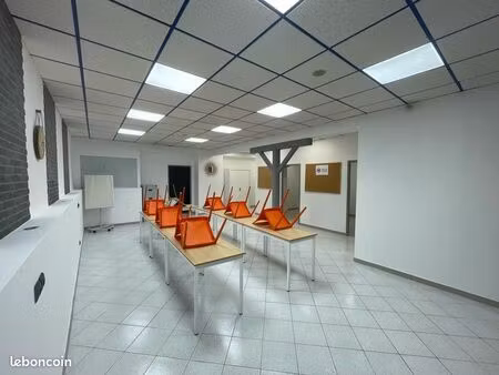 local commercial sur 120m2