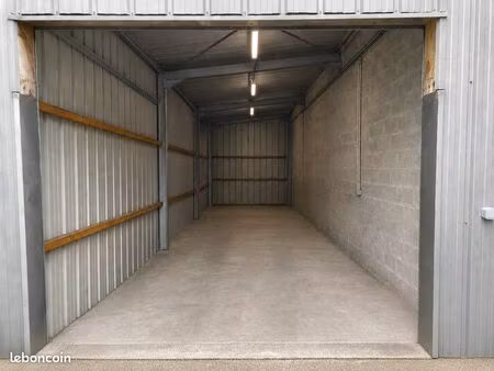 local de stockage 80 m2